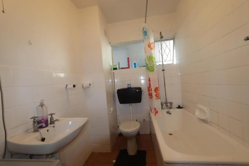 2 Bedroom Property for Sale in Wynberg Upper Western Cape